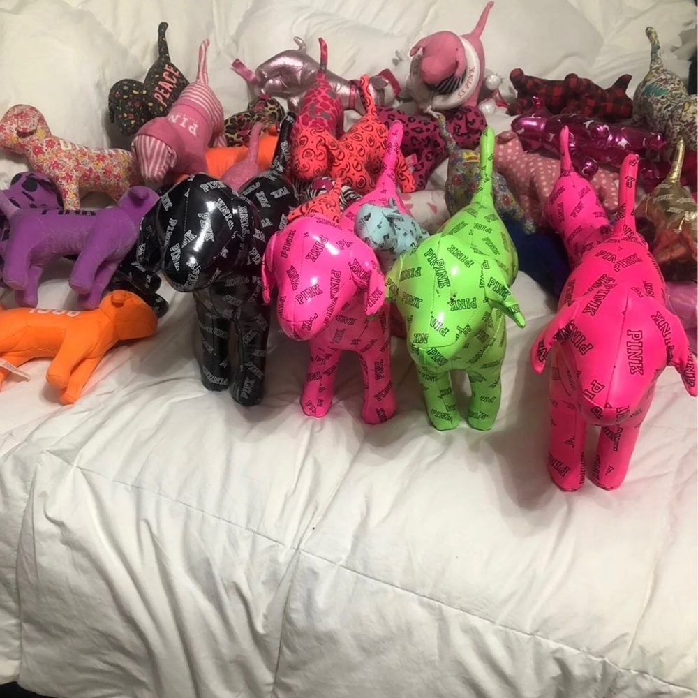 Lot of 31 pink dogs